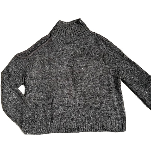 EXPRESS CHARCOAL GRAY FULL LENGTH TURTLENECK SWEATER WITH COLD SHOULDER SIZE XXS - Picture 1 of 8